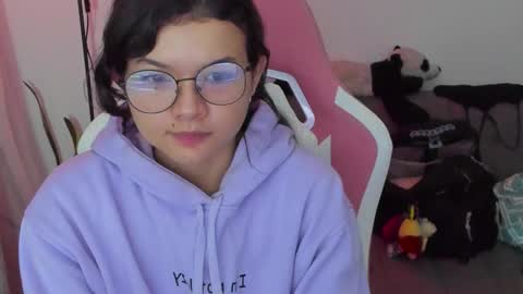 Snapshot of azu_chan chatting on March 19, 2026, 12:58 am Azu online show from March 19, 2026, 12:58 am