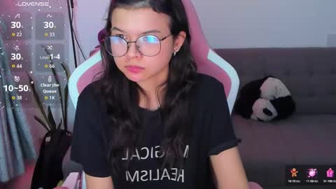 Snapshot of azu_chan chatting on March 26, 2026, 12:17 am Azu online show from March 26, 2026, 12:17 am