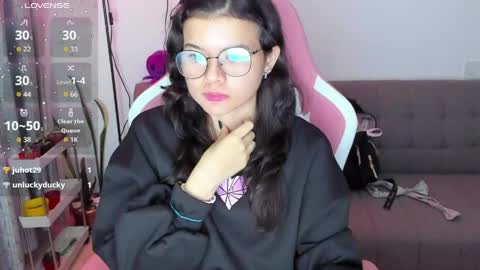 Snapshot of azu_chan chatting on March 31, 2026, 12:34 am Azu online show from March 31, 2026, 12:34 am