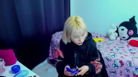 Snapshot of azu_moure chatting on March 2, 2026, 4:14 am Azu Moure online show from March 2, 2026, 4:14 am