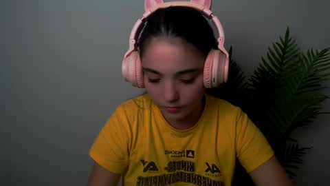 azumi_chan_ online show from September 10, 2025, 10:32 pm