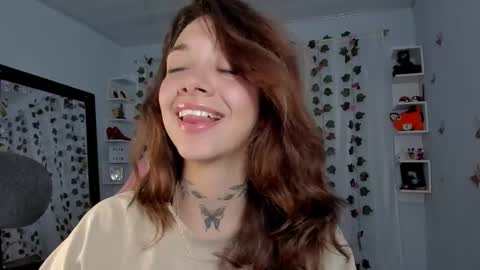 Snapshot of azumi_saan chatting on January 15, 2026, 3:11 am azumi saan online show from January 15, 2026, 3:11 am