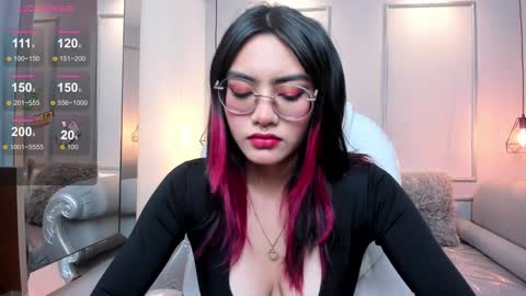 Snapshot of azurakindong chatting on January 2, 2025, 7:18 pm Azura online show from January 2, 2025, 7:18 pm