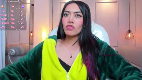 Azura online show from October 16, 2025, 7:59 pm