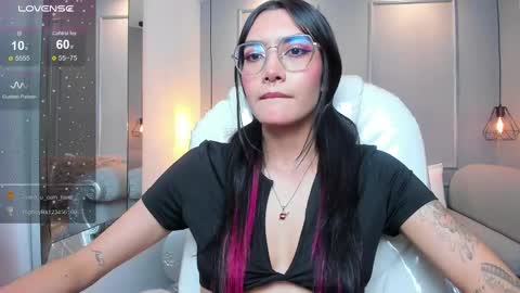 Azura online show from November 13, 2025, 8:08 pm