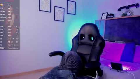 Snapshot of azurra_amatto2 chatting on October 1, 2025, 8:37 pm Azurra online show from October 1, 2025, 8:37 pm