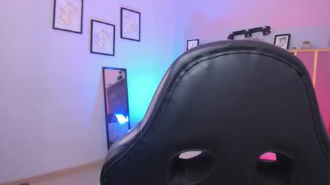 Azurra  online show from October 18, 2025, 8:42 pm