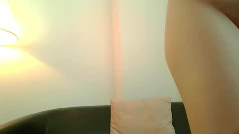 Snapshot of b3cky_ chatting on March 7, 2025, 12:45 pm Rebecca online show from March 7, 2025, 12:45 pm