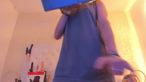 Anny online show from October 25, 2025, 4:20 am