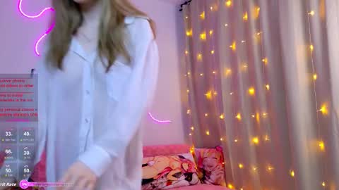 Snapshot of b4by_emilia chatting on March 5, 2026, 12:12 pm b4by_emilia online show from March 5, 2026, 12:12 pm