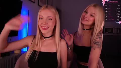 Bonnie  online show from November 23, 2025, 1:22 pm