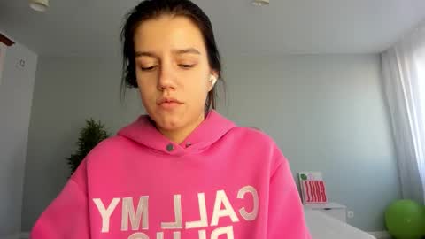 Snapshot of bab_boom chatting on September 20, 2025, 12:44 am Monica online show from September 20, 2025, 12:44 am