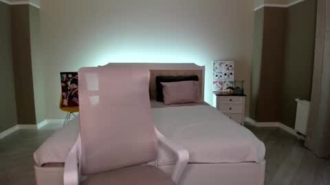 Snapshot of bab_boom chatting on October 3, 2025, 12:40 am Monica online show from October 3, 2025, 12:40 am