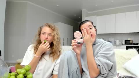 Snapshot of bab_boom chatting on October 25, 2025, 1:02 am Monica online show from October 25, 2025, 1:02 am