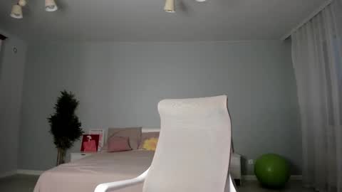 Snapshot of bab_boom chatting on November 13, 2025, 1:04 am Monica online show from November 13, 2025, 1:04 am