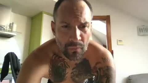 Snapshot of babakeror chatting on July 21, 2026, 11:12 am BKR online show from July 21, 2026, 11:12 am