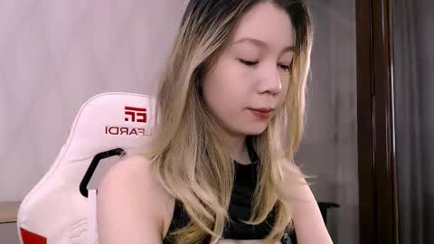 Snapshot of babby_rabbit_ chatting on November 5, 2025, 2:39 pm Cute Raby online show from November 5, 2025, 2:39 pm