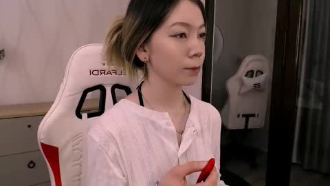 Snapshot of babby_rabbit_ chatting on December 2, 2025, 12:32 pm Cute Raby online show from December 2, 2025, 12:32 pm