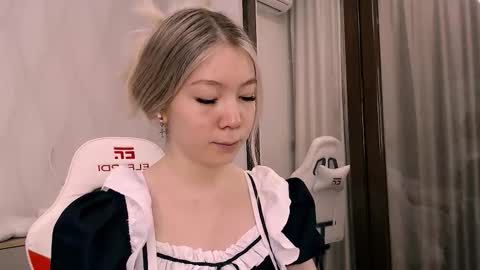 Snapshot of babby_rabbit_ chatting on December 22, 2025, 11:40 am Cute Raby online show from December 22, 2025, 11:40 am