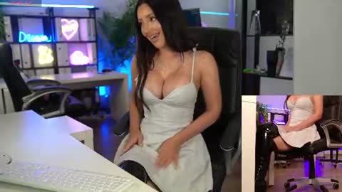 Olivia and Lexi online show from July 10, 2026, 5:12 am