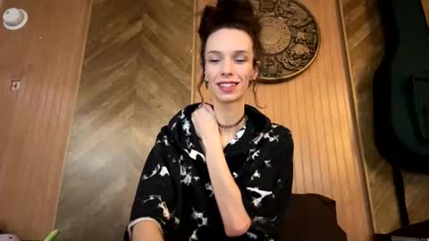 Fern Browning online show from March 10, 2025, 5:50 pm