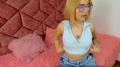 Snapshot of baby__flame chatting on February 4, 2026, 7:42 pm Maddie online show from February 4, 2026, 7:42 pm