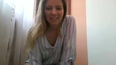 Snapshot of baby_blondee chatting on January 17, 2026, 10:42 am Baby Blonde online show from January 17, 2026, 10:42 am