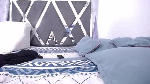 valentina online show from December 20, 2025, 2:24 pm