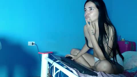 Snapshot of baby_dancer_21 chatting on December 31, 2024, 2:40 am baby_dancer_21 online show from December 31, 2024, 2:40 am