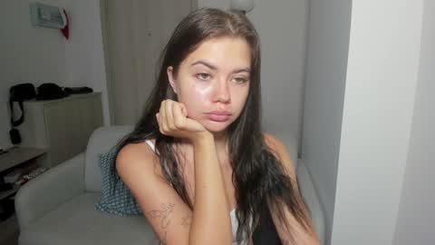 Snapshot of baby_for_daddy18 chatting on January 16, 2025, 2:19 am Call me baby real name Eva online show from January 16, 2025, 2:19 am