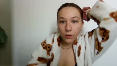 baby_girls2224 online show from January 8, 2026, 12:40 pm