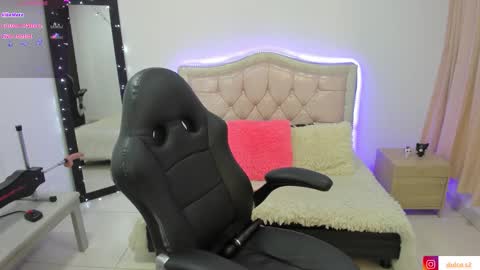 Dulce  Stefa  online show from December 2, 2025, 8:19 am