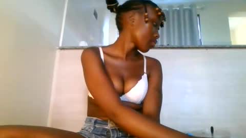 Snapshot of baby_smiler chatting on May 18, 2026, 2:12 pm baby_smiler online show from May 18, 2026, 2:12 pm
