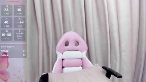 Karla  online show from November 7, 2025, 10:32 pm