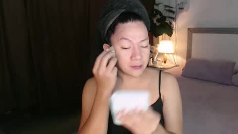   AMANDA  online show from November 14, 2025, 6:28 pm