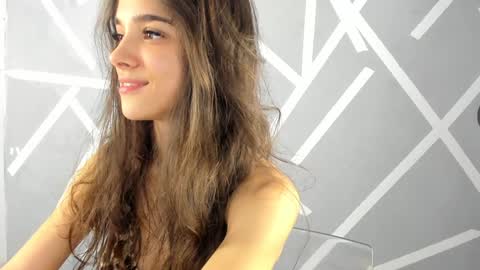 Snapshot of babyaylin chatting on December 17, 2024, 11:39 am Aylin online show from December 17, 2024, 11:39 am