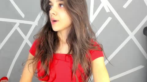 Snapshot of babyaylin chatting on December 21, 2024, 5:47 am Aylin online show from December 21, 2024, 5:47 am