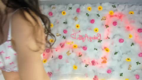 Snapshot of babyaylin chatting on January 31, 2025, 10:31 am Aylin online show from January 31, 2025, 10:31 am