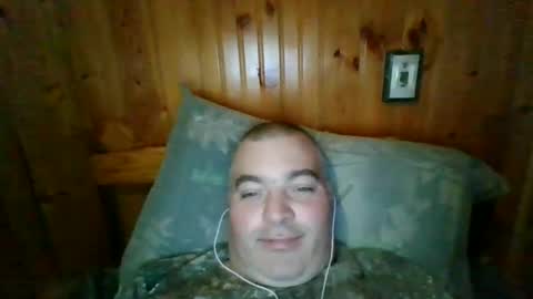 Snapshot of babybaby83 chatting on December 5, 2024, 10:45 pm Darren online show from December 5, 2024, 10:45 pm