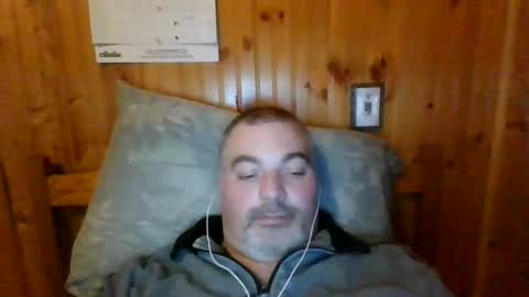 Snapshot of babybaby83 chatting on February 2, 2025, 3:32 am Darren online show from February 2, 2025, 3:32 am