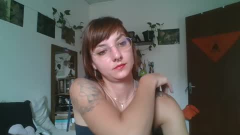 Snapshot of babydemon6 chatting on January 10, 2025, 12:47 pm babydemon6 online show from January 10, 2025, 12:47 pm