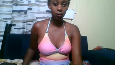 Petite online show from May 25, 2026, 12:11 pm