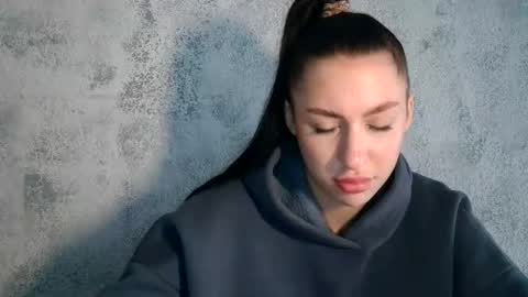 Snapshot of babyfoxie18 chatting on October 1, 2025, 8:42 am Roxie online show from October 1, 2025, 8:42 am