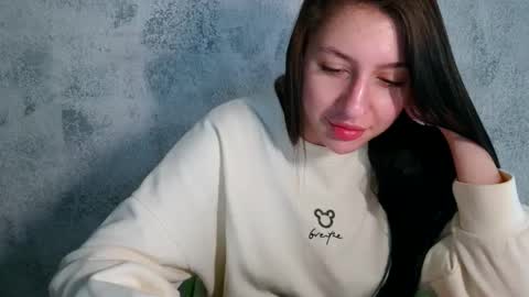 Snapshot of babyfoxie18 chatting on October 2, 2025, 6:53 am Roxie online show from October 2, 2025, 6:53 am