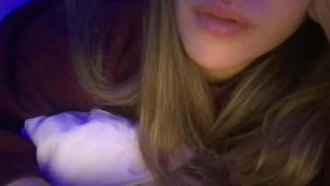 babyhoney333 online show from January 9, 2026, 4:59 am