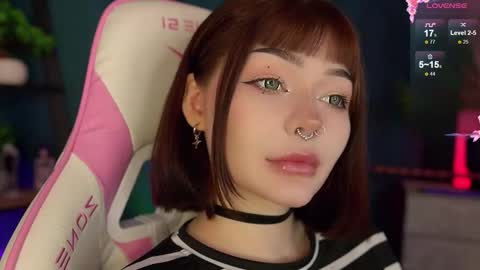 Snapshot of babyroxynill chatting on October 19, 2025, 5:52 am Nika online show from October 19, 2025, 5:52 am