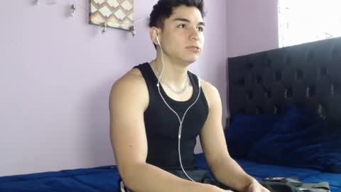 Snapshot of babytwunkz chatting on October 23, 2025, 4:50 pm Hey Im Zayn good to see u here online show from October 23, 2025, 4:50 pm