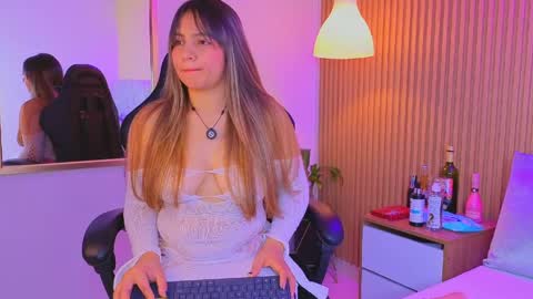 babyzahara online show from May 12, 2026, 11:18 am