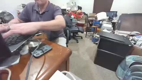 Snapshot of bad_boy4u2abuse chatting on October 30, 2025, 9:11 am bad_boy4u2abuse online show from October 30, 2025, 9:11 am