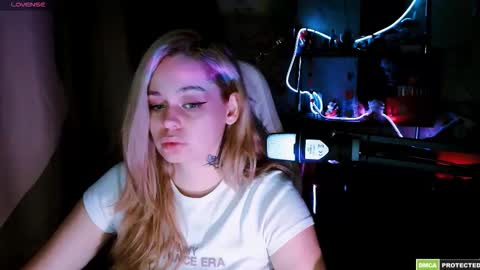 Snapshot of bad_girl009 chatting on February 22, 2026, 5:22 pm Lin online show from February 22, 2026, 5:22 pm